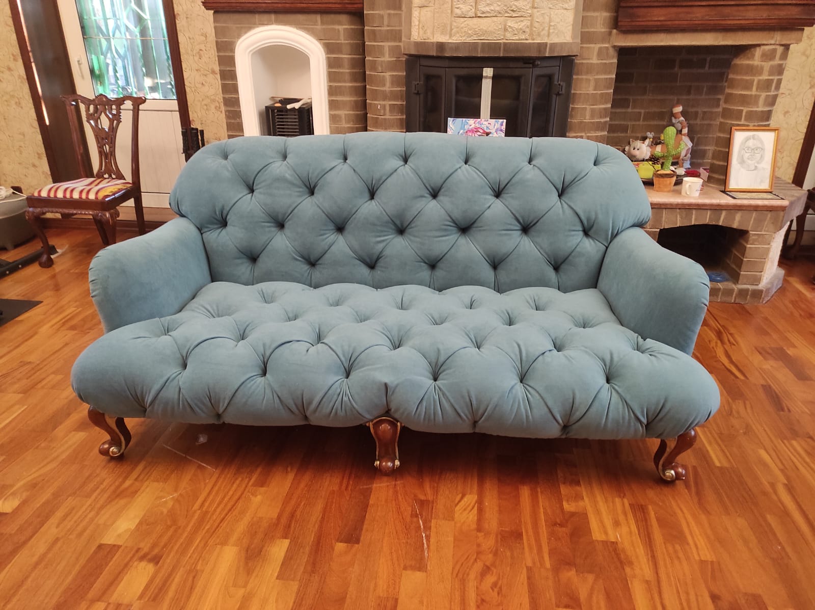 Обивка дивана. Гусев