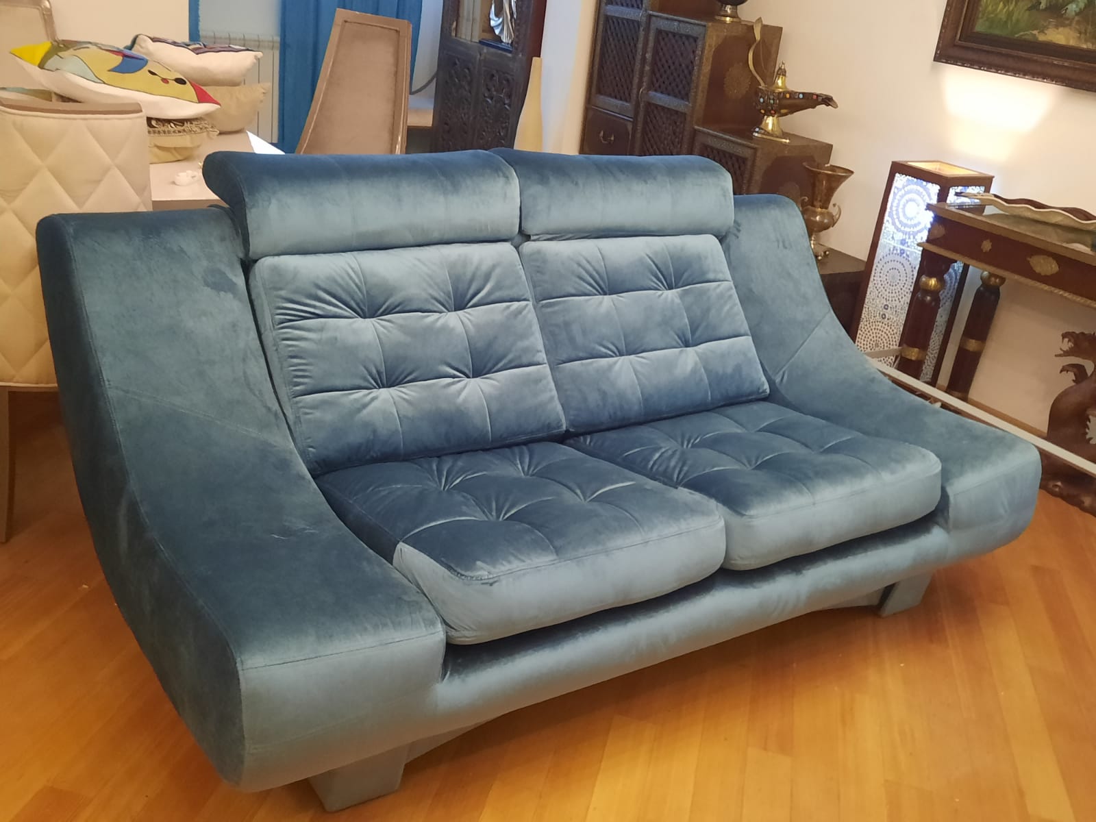 Обивка дивана на дому. Гусев